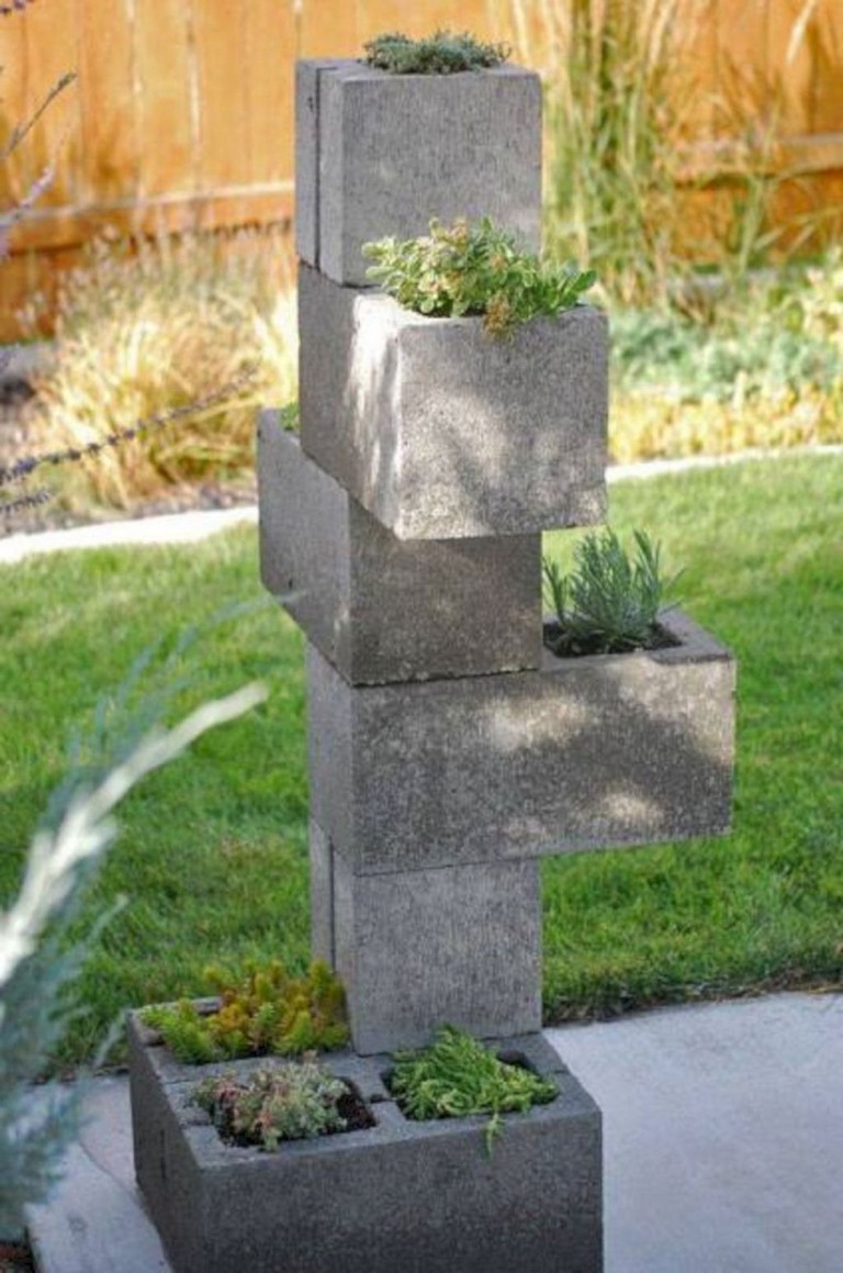 28+ Brilliant And Beautiful Cinder Block Ideas For Your Home Yard