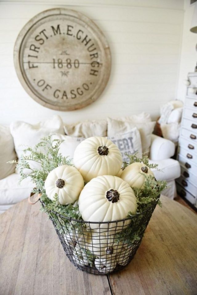 65+ Rustic Farmhouse Fall Decor Ideas - Page 57 of 64